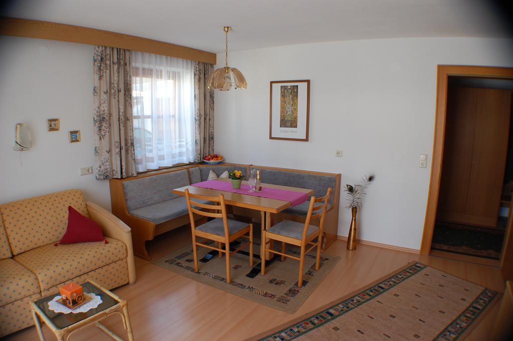 Apartamento Apart Padoeller Nauders Habitación foto